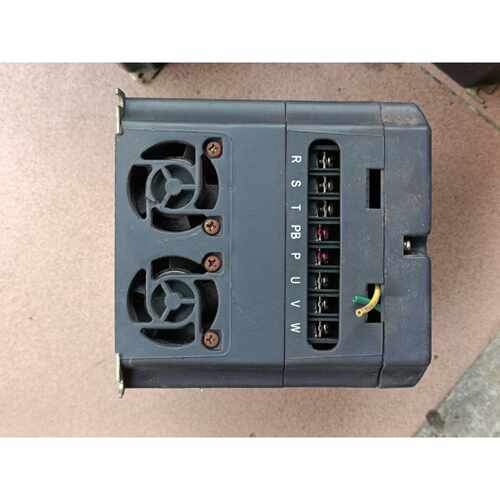 议价誉强变频器YQ3000F7402P2G2.2KW维修