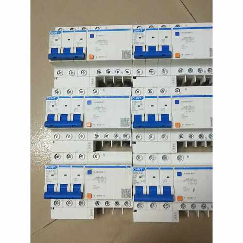 询价3pN40安漏电九个 25