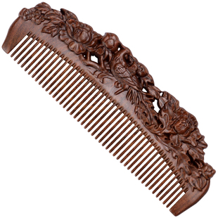 郎府金丝檀木原木雕刻孔雀牡丹造型顺发木梳子细齿款礼品梳护发梳