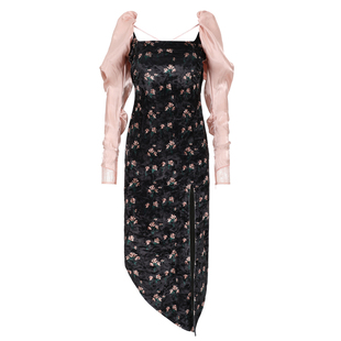 yeye by b.Fleurs法式丝绒长袖连衣裙方领露背女轻礼服开叉中长裙