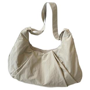 新款斜跨包包女春夏大容量饺子包休闲斜挎包百搭纯色单肩包运动包