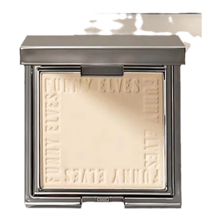 屈臣氏Funny Elves方里柔焦蜜粉饼NU00(7.5g)引力控油细节