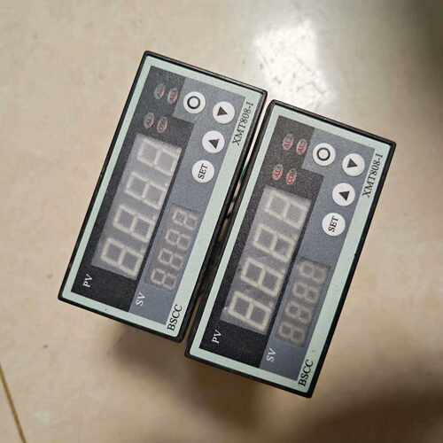 溢价-BSCC-XMT808-I智能显示控制仪，220输入的。
