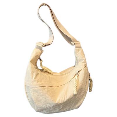 百搭奶黄色爆款大容量女士斜挎包