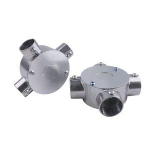 KBG线管镀锌穿线三通四通铁月牙弯头直接杯梳锁母软管配件分线