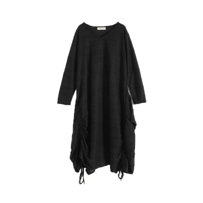 下摆宽松大码黑色长打底连衣裙