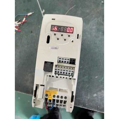 议价艾默生220V1.5kw变频器SKBD200150可维修