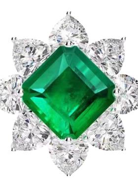 莫桑石方形祖母绿戒指