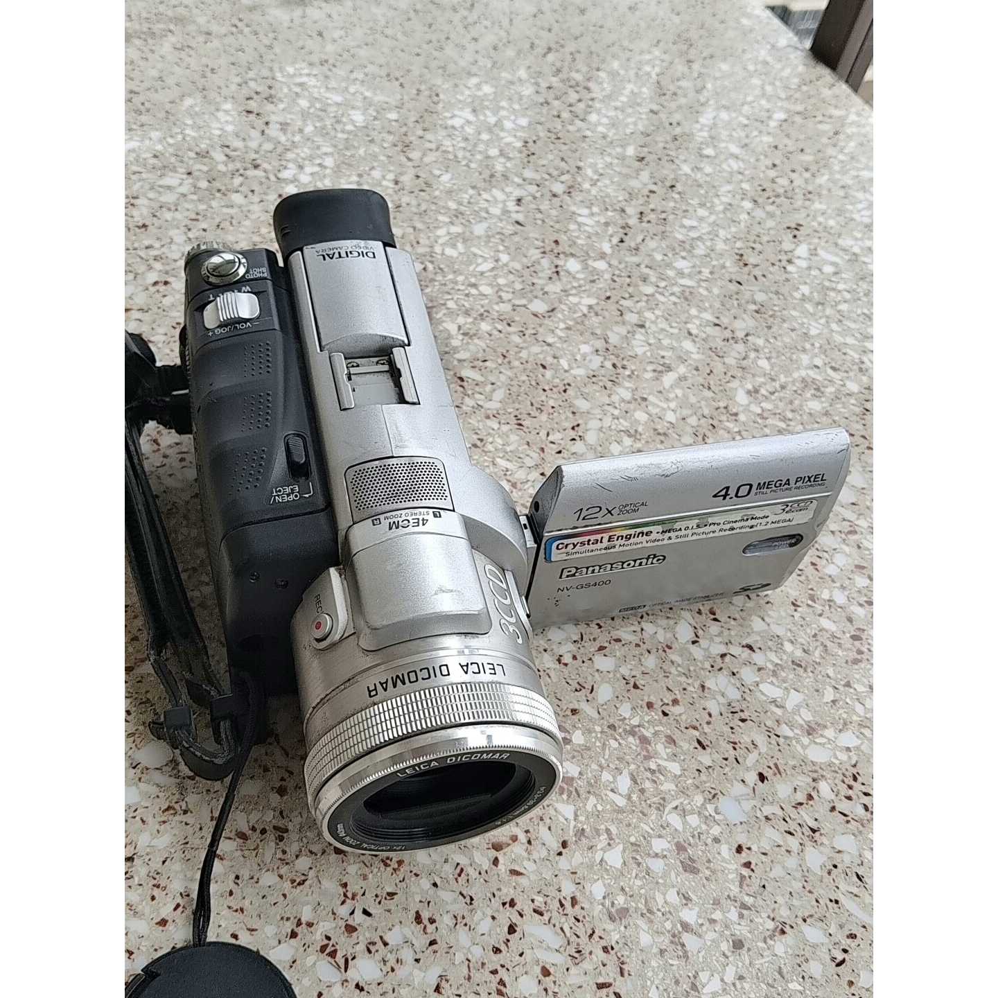 摄像机NV-GS400GC  屏幕压坏了，没电池，不知好
