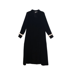 布符2026年春新款原创设计黑丝绒双扣水滴领修身长袖旗袍连衣裙