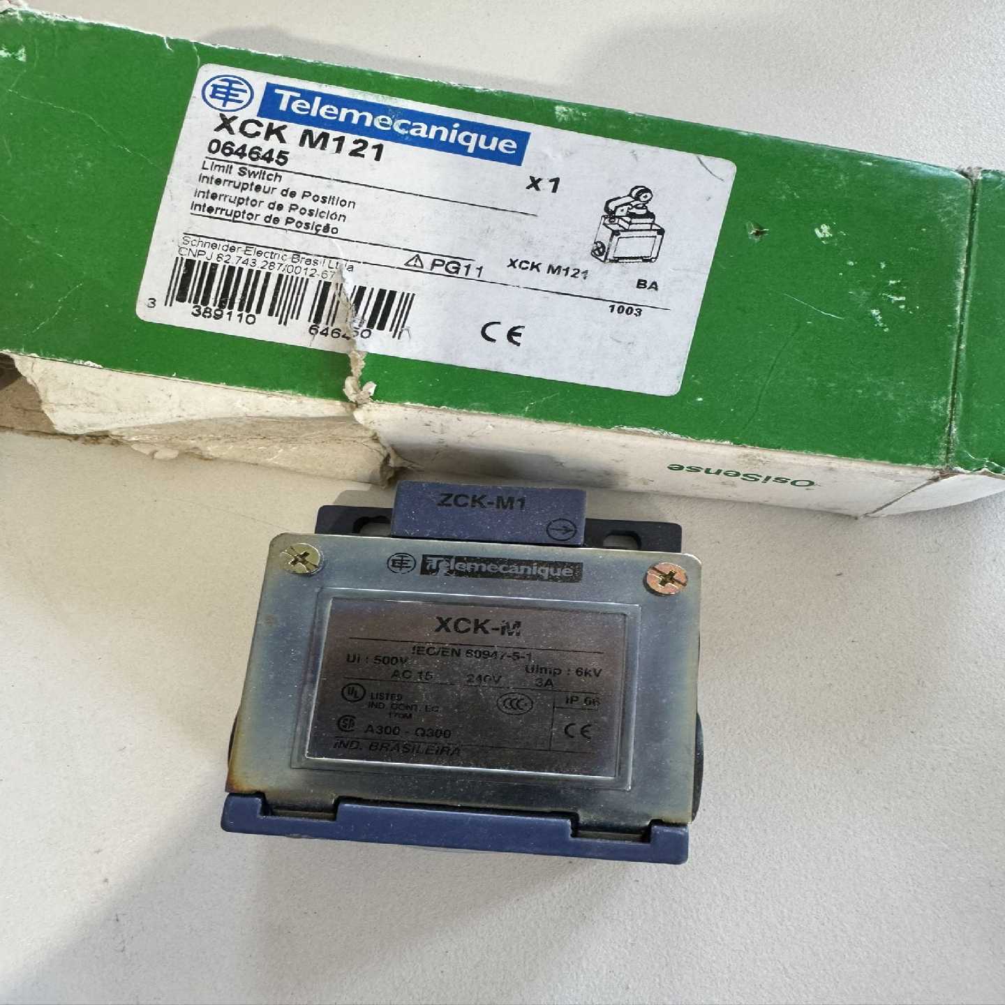 议价施耐德XCK M121跑偏限位开关  ZCK-M1行程开关小型微动开关