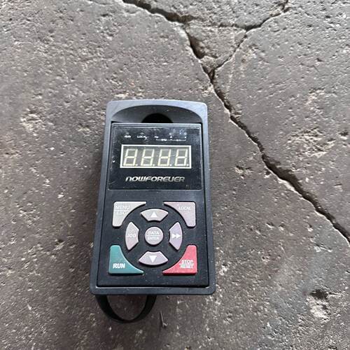 询价南方安华变频器面板。B2000/B3000大板。功能
