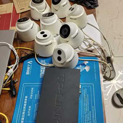 TP 300万有线监控一套。带2000G硬盘。不带显示器。回