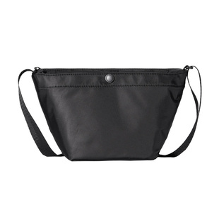 森马斜挎包女新款通勤单肩包小包运动包帆布尼龙包休闲饺子包潮流