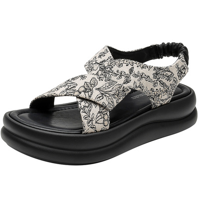 沙滩凉鞋时尚休闲平底中跟