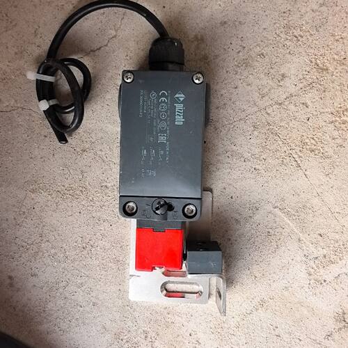 询价Pizzato安全门锁，型号FS 3096D024-F2，意