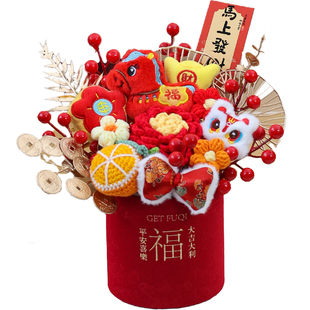 新年仿真花束手工针织玫瑰心想事成喜庆年宵发财果装饰抱抱桶礼物