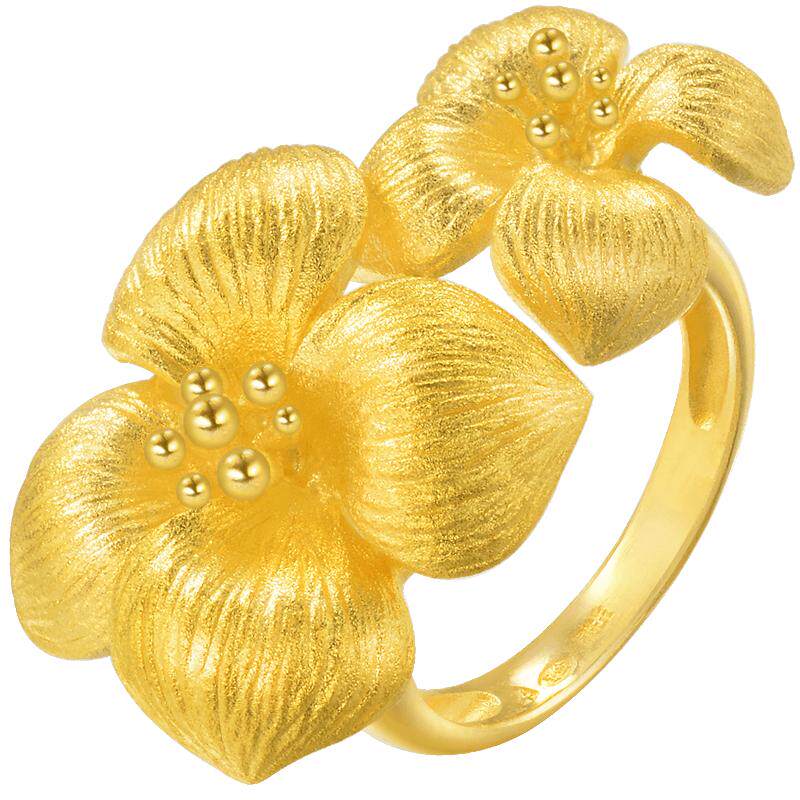 周生生黄金绣球花戒指婚嫁女戒