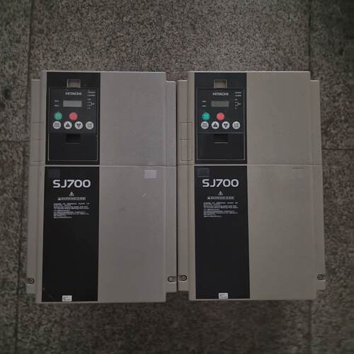 溢价-日立变频器SJ700-220LFF2，22KW，成色如图，测