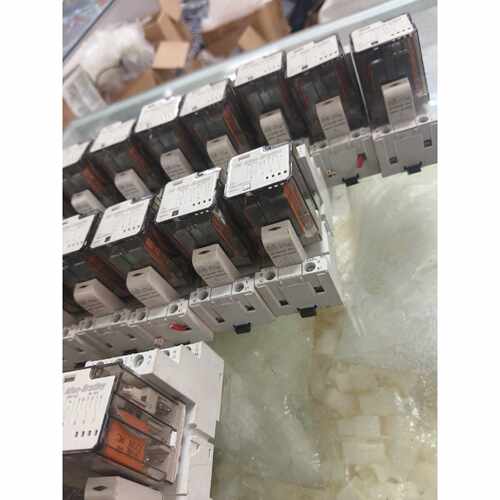 溢价-AB继电器CAT700-HB33A1有19个，线圈电压AC1