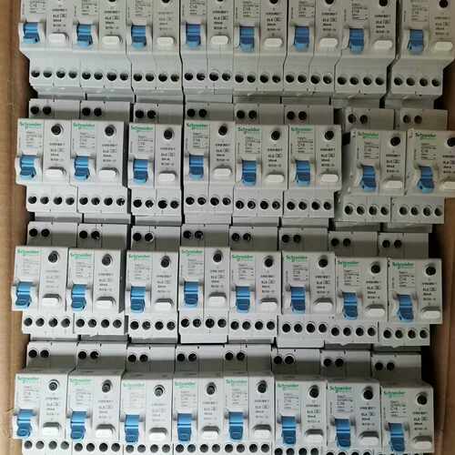 LS8 EZ7漏电保护器，1PN16A和20A各15拍前询价下单