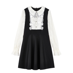 秋水伊人时尚蕾丝拼接假两件连衣裙2026年春季新款气质娃娃领裙子