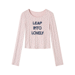 【蜜桃乌龙茶】Uena粉色碎花字母发泡印花短款修身圆领长袖T恤女