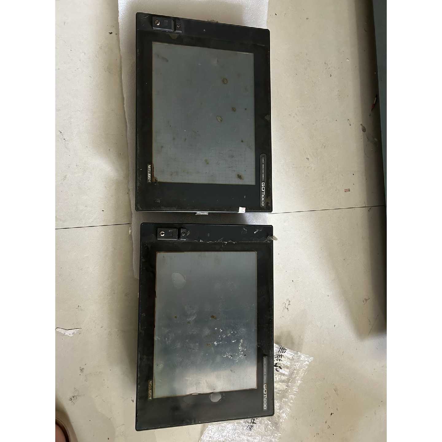 询价下单三菱触摸屏，GT1575-VNBA 带通许卡GT15-OBU