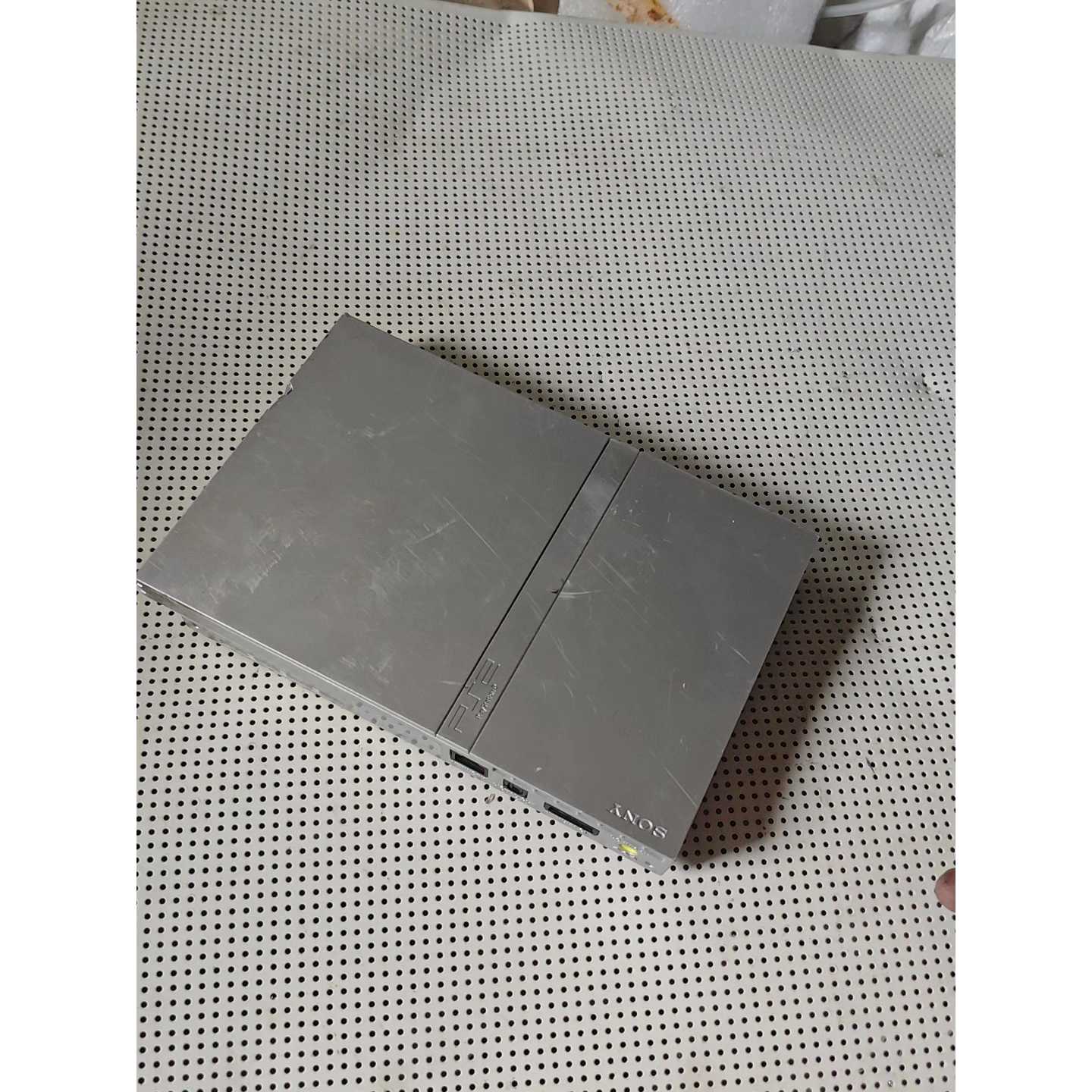 索尼PS2游戏机70003银色超薄主机，啥也不懂，卖了玩，，