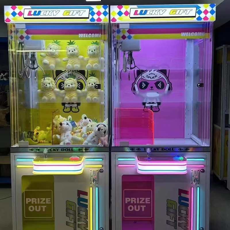 厂家批发抓娃娃机全透明夹公仔机无人扫码自助管理投币两用商用款