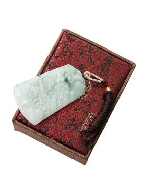 翡翠糯种飘绿花山水牌吊坠挂件