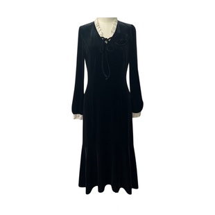 歌莉娅丝绒连衣裙女秋冬2025新款大方得体穿搭裙子重要场合小黑裙