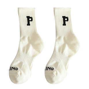 诸暨袜子女款秋冬中筒袜ins潮外穿纯棉运动长筒长袜加厚配鲨鱼裤