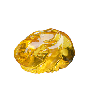 原矿琥珀蜜蜡生肖兔吊坠金珀狗鼠猴猪羊雕刻件滴流手串链diy配件