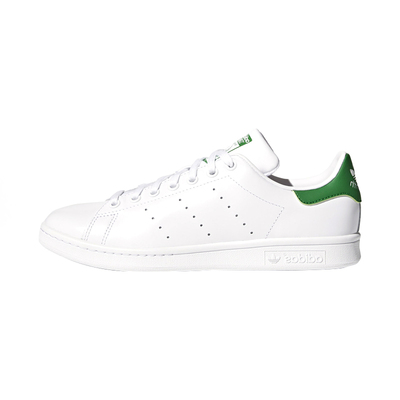 阿迪达斯黑白休闲板鞋