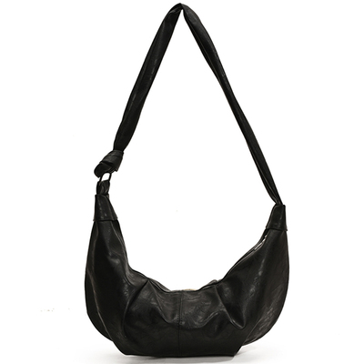 流行单肩个性洋气通勤斜挎饺子包