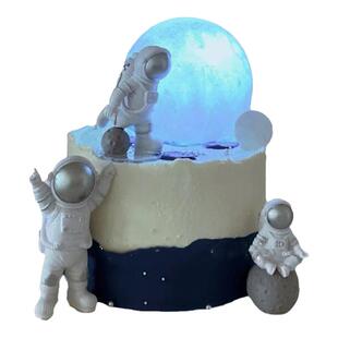 宇航员烘焙蛋糕装饰品网红发光月球灯太空人摆件酷炫星球灯插件