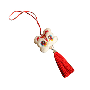 2026新年毛绒醒狮挂件可爱创意流苏吊坠挂饰马年过年礼盒装饰吊牌
