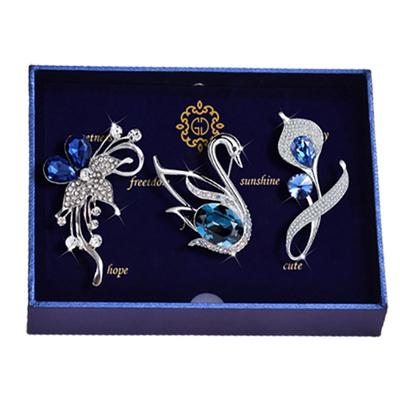 圣诞礼物送女朋友长辈老婆高档领导结婚胸针礼盒实用礼品高级感