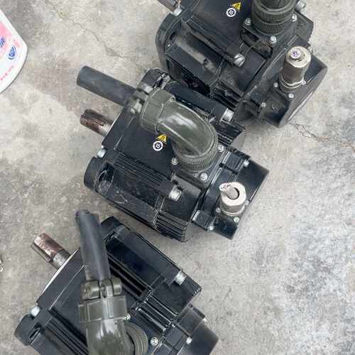 溢价-安川SGMGV-09ADC61伺服电机，850w，