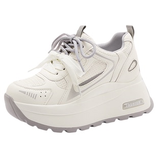 内增高厚底鞋女2026年巨好看超火不累脚的鞋子春夏休闲阿甘小白鞋