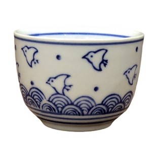 手绘青花和平鸽大茶杯主人杯厚实八十年代出口库存瓷器酒杯老茶杯