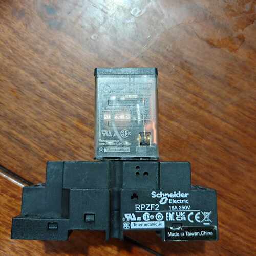 下单前咨询施耐德继电器底座RPZF2RPM22BD