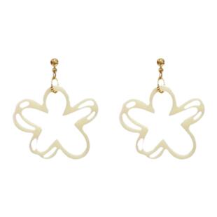 镂空白色花朵耳钉2025年新款夏季气质夸张耳饰百搭个性耳夹无耳洞