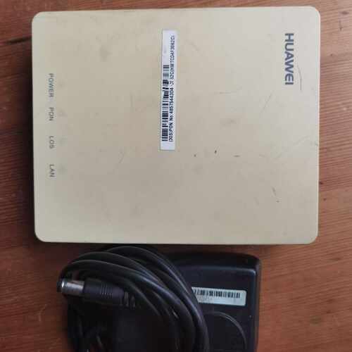 议价HG8010 GPON光猫，带原装电源，功能完好。外观有维修