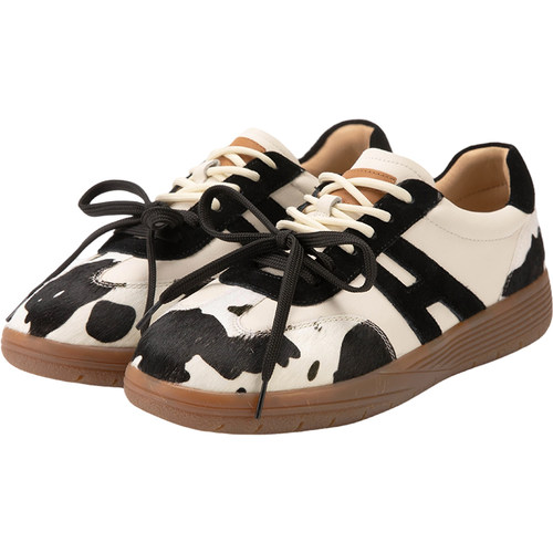 暇步士德训鞋2025秋新款复古奶牛纹真皮百搭轻便休闲平底阿甘鞋女