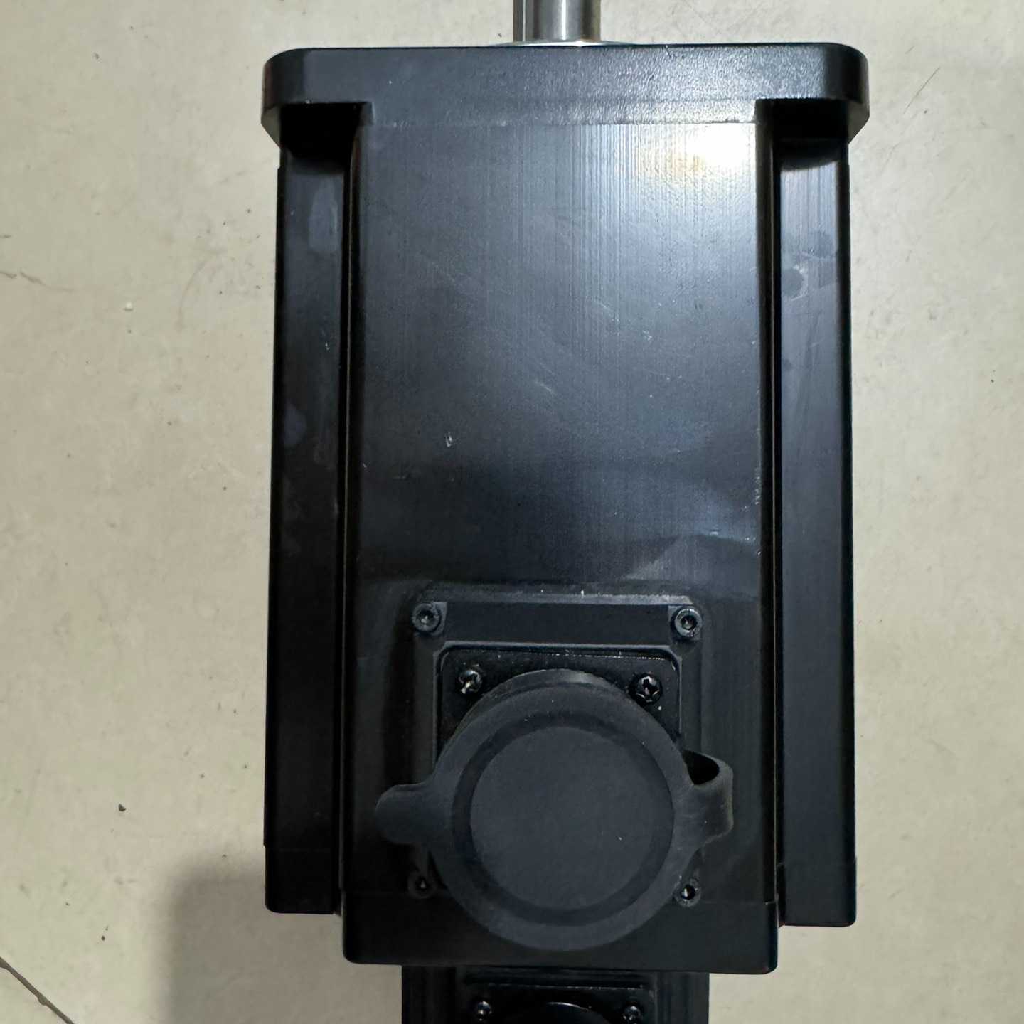 议价东菱伺服电机型号130DNMA2-0003CEAM-Z01维修 - 实物图
