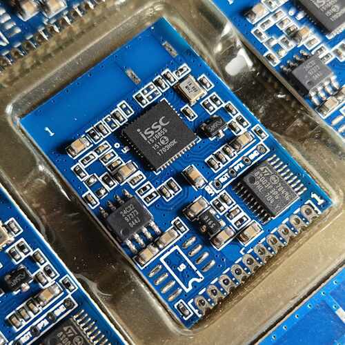 溢价-IS1685S-151 STM8S003F3P6  30个