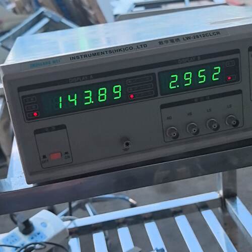议价一台龙威LW-2812CLCR数字电桥，通电开机如图实物，裸维修