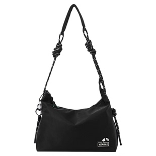 森马斜挎包男熊猫系列大容量旅行包骑行徒步户外运动情侣健身包包